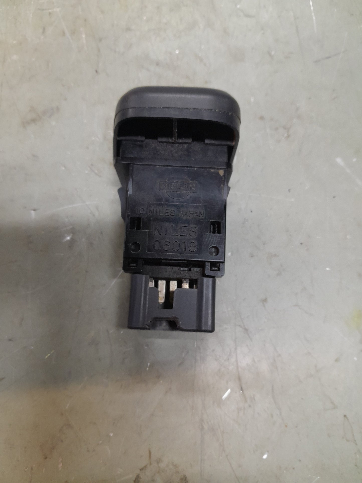 Nissan Pathfinder Hazard Switch